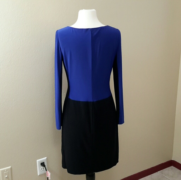 A gorgeous  round neck ,bodycon dress - Picture 3 of 3